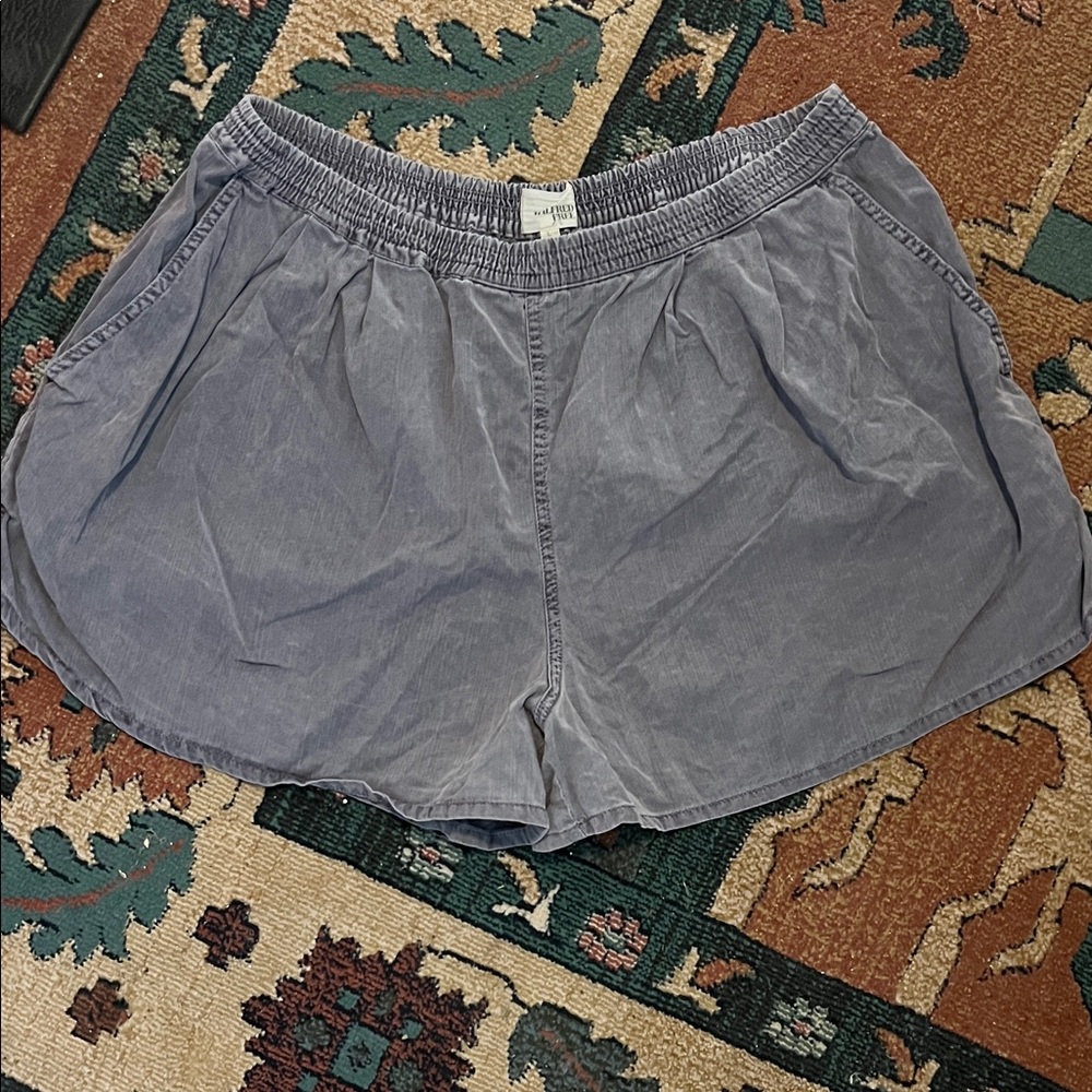 Wilfred Free - Casual Washed Purple Shorts - L